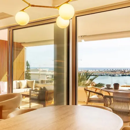 Pink Frontline Premium Apartment *