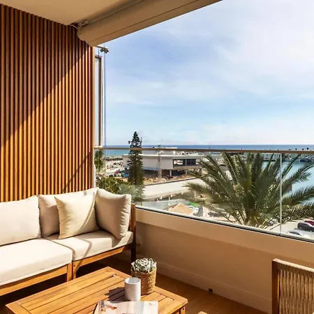 Pink Frontline Premium Appartement *
