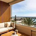 Pink Frontline Premium Apartament *